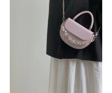 Сумка кросс - боди добавит и женственному и молодежному образу неповторимый стиль и привлекательность