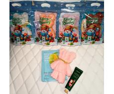 Набор: полотенце-мишка, парфюмированный крем для рук, тканевая маска для лица, подарочный пакетик