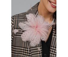 Брошь из натуральных перьев