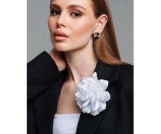 Брошь из шелка