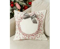 Наволочка с красными бусинами