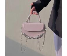 Сумка кросс - боди добавит и женственному и молодежному образу неповторимый стиль и привлекательность