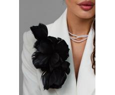 Брошь из натуральных перьев