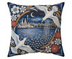 Наволочка с белыми бусинами