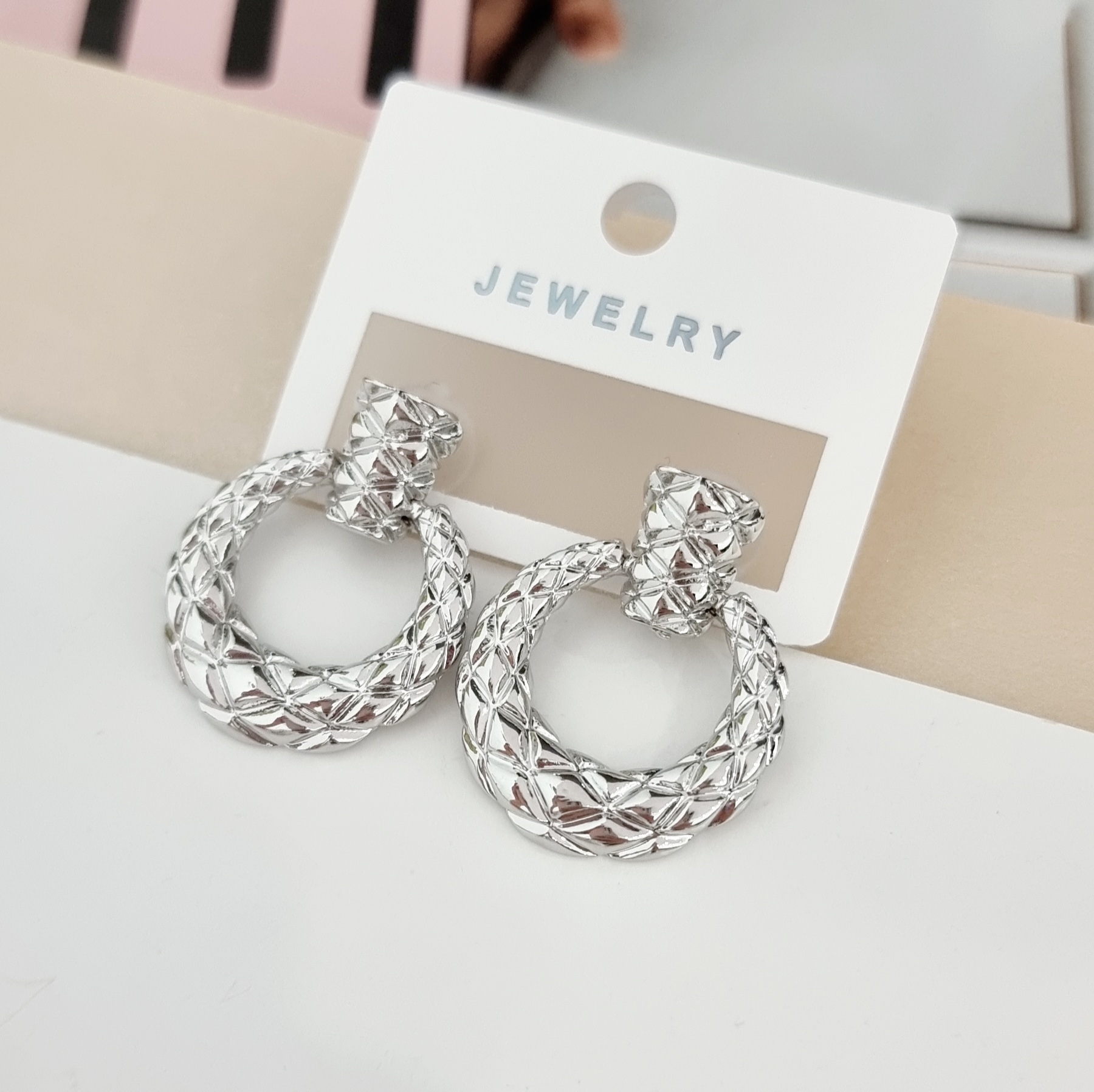 Серьги женские бижутерия на уши коллекция