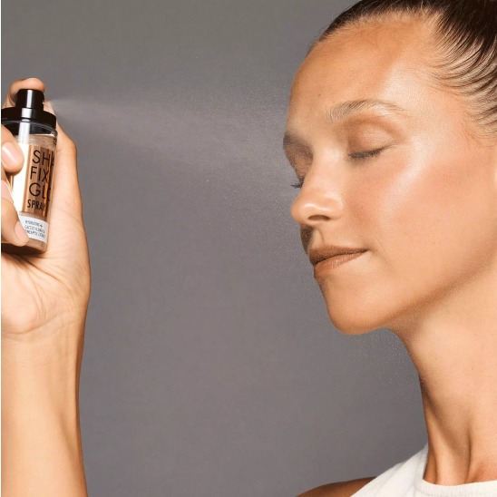 Фиксирующий спрей с эффектом сияния Shake Fix Glow Spray CATRICE Германия