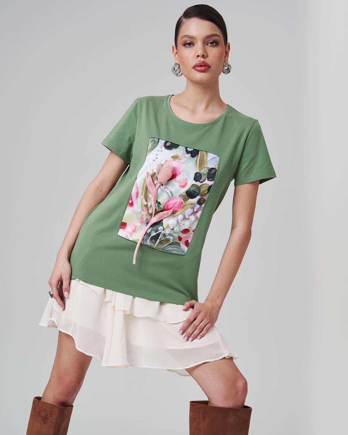 Футболка с объёмными цветами и бусинами FSC003