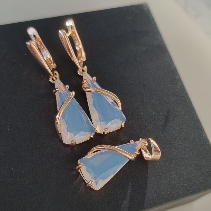 Комплект ювелирной бижутерии коллекция Дубай серьги и кулон покрытие позолота вставка фианиты цвет суровый синий