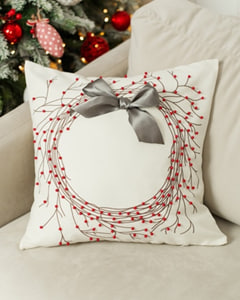 Наволочка с красными бусинами