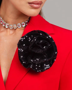 Брошь из ткани с пайетками