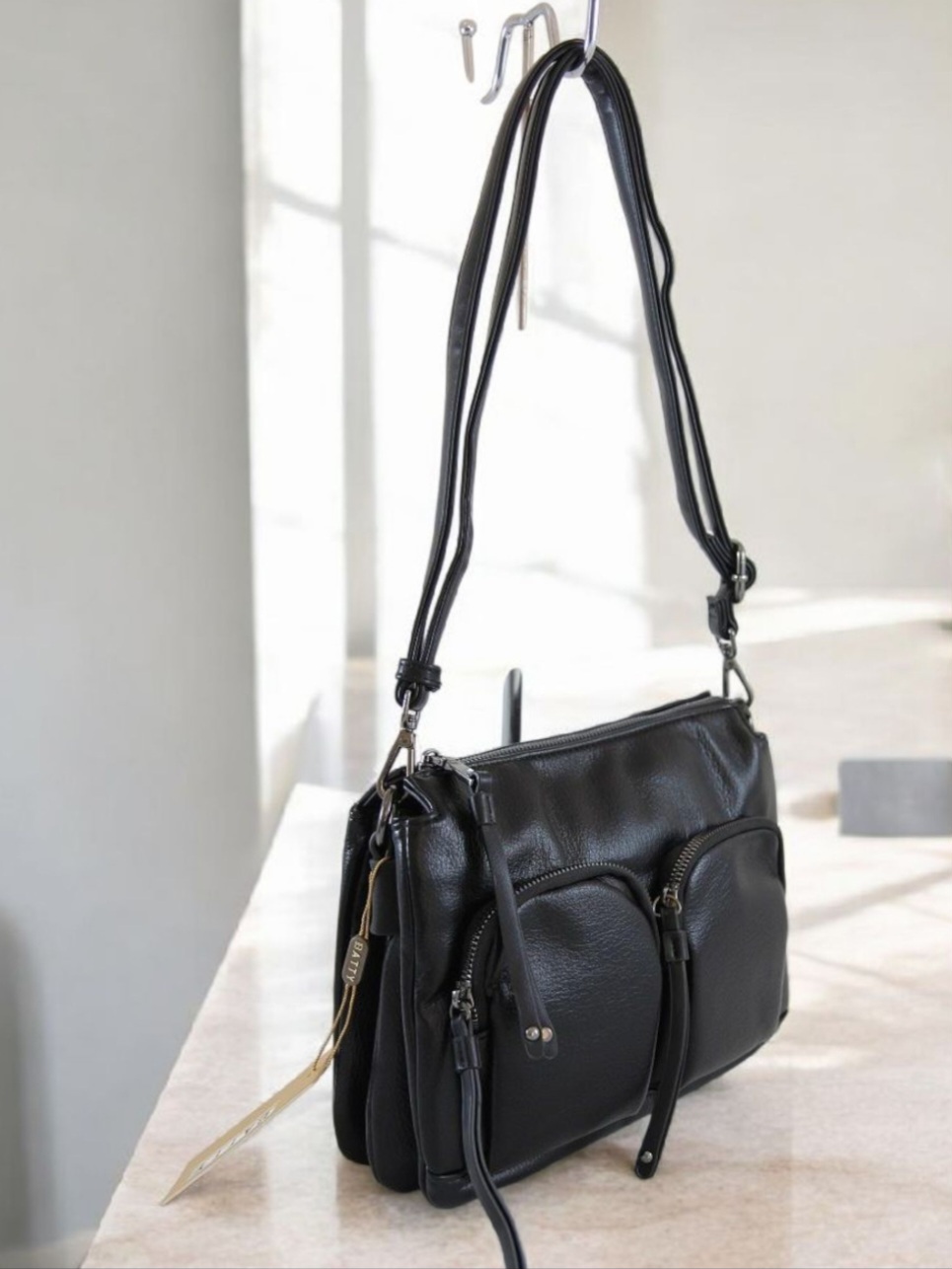 Сумка женская из кожзаменителя Batty CZ 0070 Black