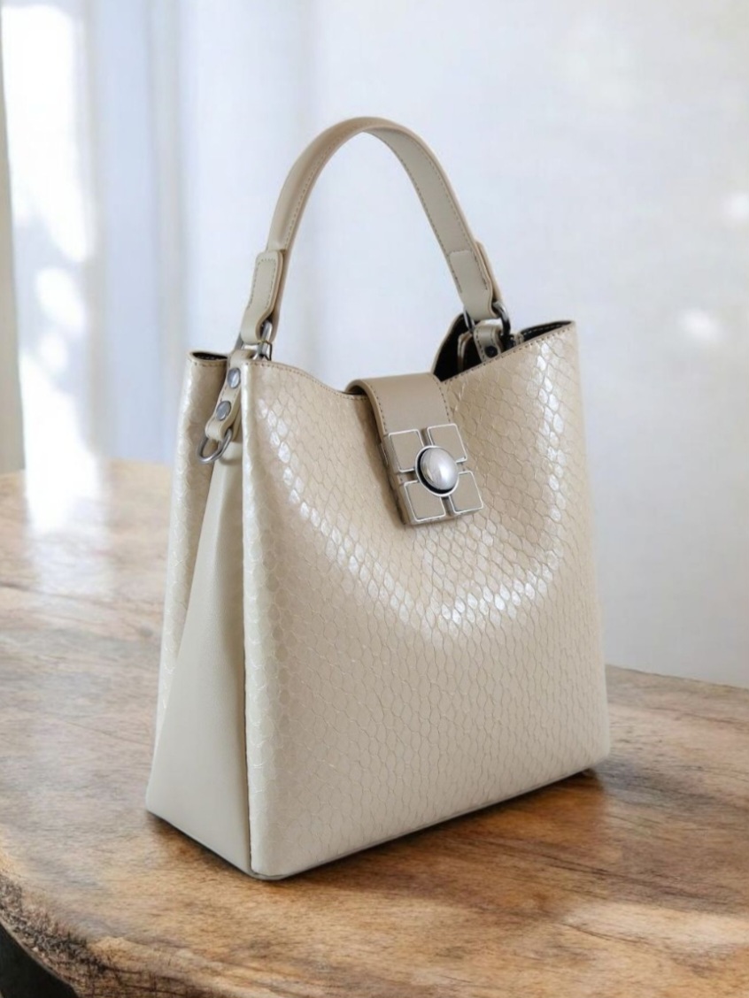 Сумка женская из кожзаменителя Batty 37096 Apricot