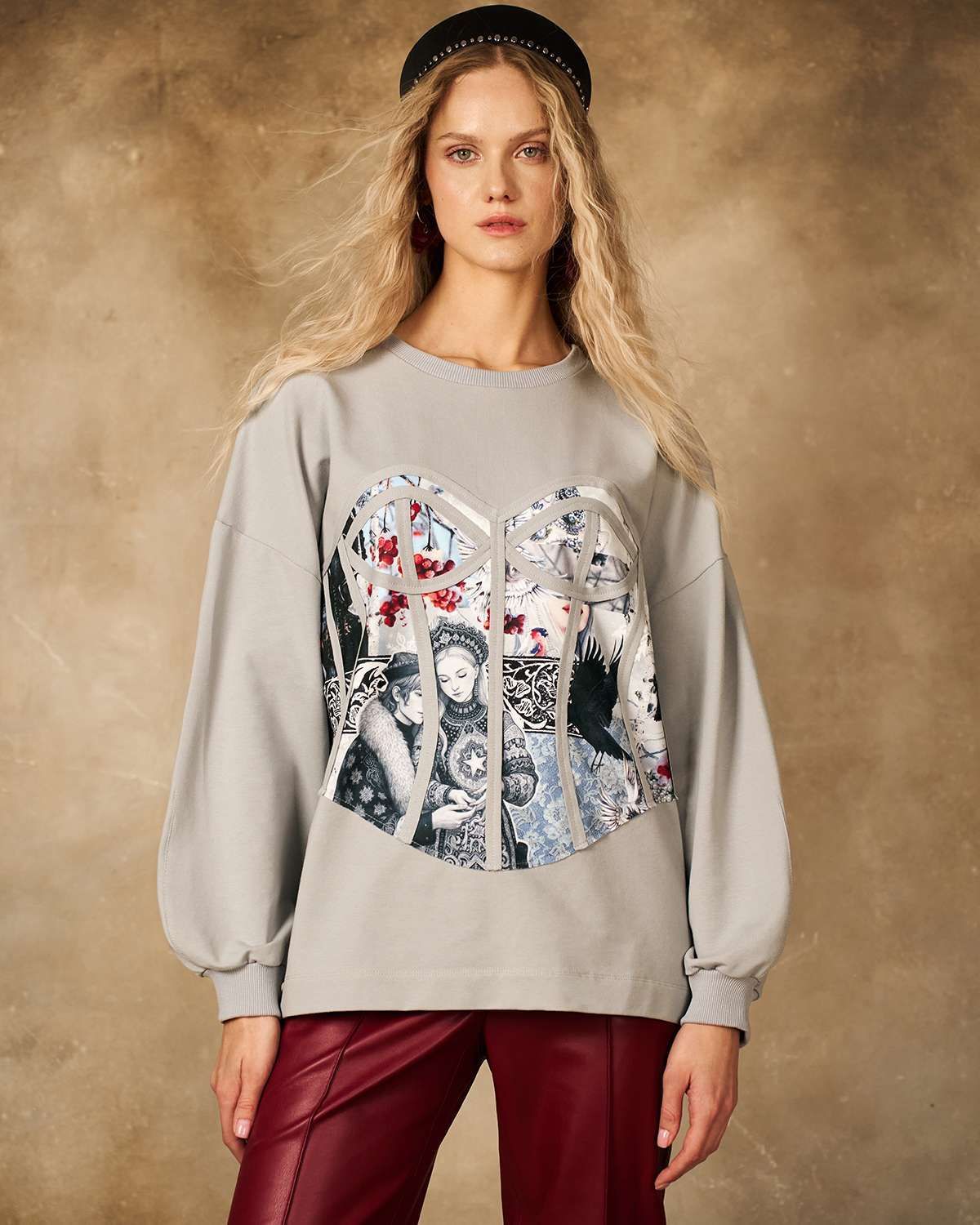 Свитшот с принтованным корсетом SWK005