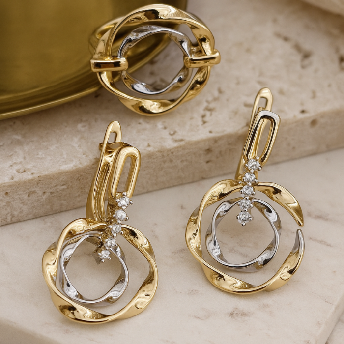 Комплект ювелирной бижутерии Итальянское золото покрытие желтое 14к серьги и кольцо 18 р вставка фианиты цвет прозрачный