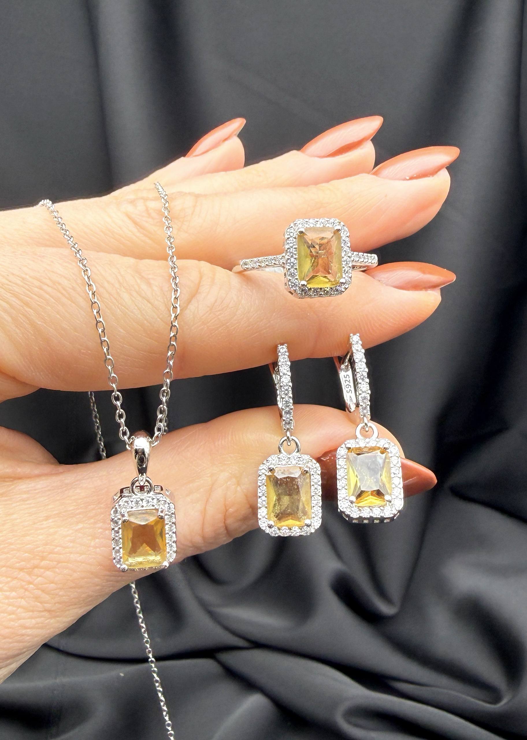 Комплект Серебро 925 пробы. D