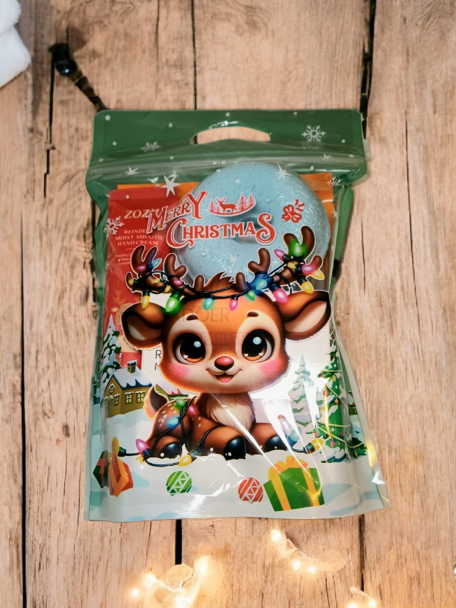 Пристрой) в наличии 299 руб. Набор - бомбочка для ванны, гидрогелевые патчи, крем доя рук, маска, пакетик.