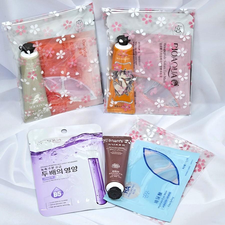 Главная / Интернет-магазин / К 8 МАРТА / Подарочный мини-набор в цветочном пакетике (Маска + Крем для рук + Патчи 1 пара)