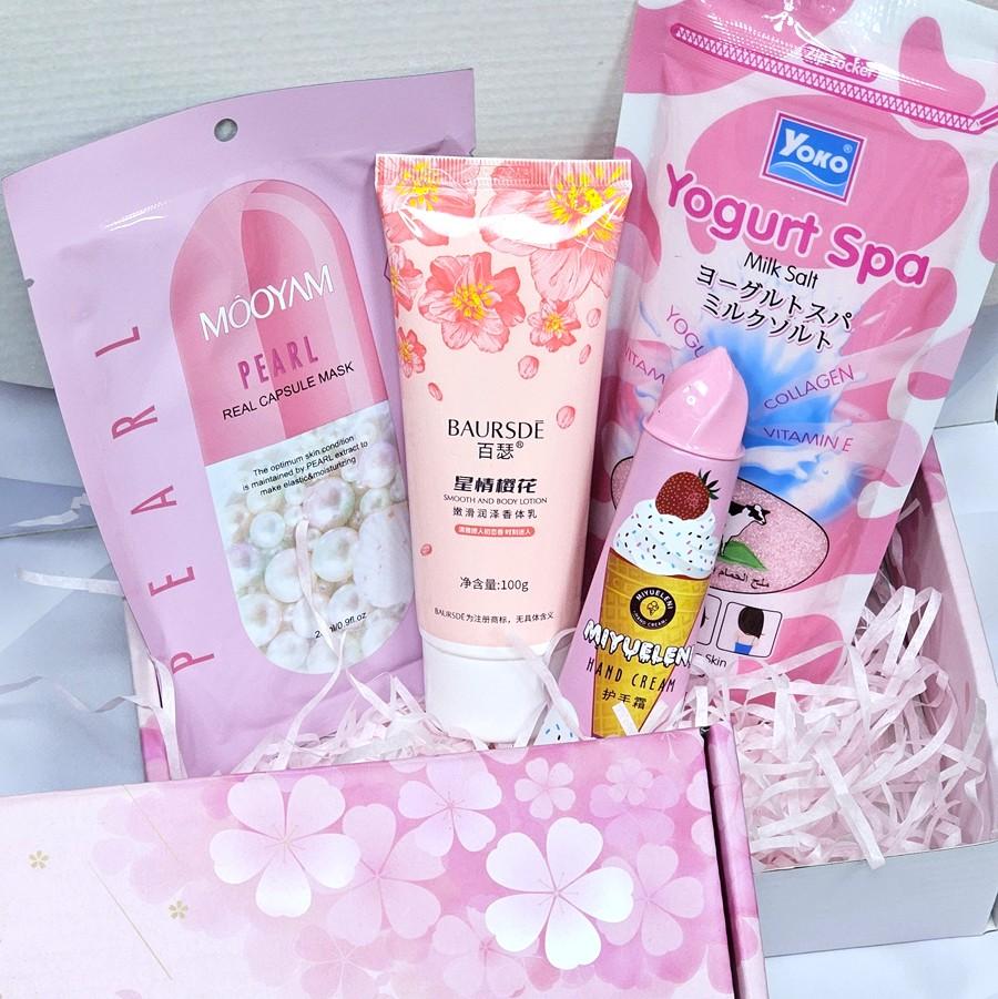 Бьюти-бокс Розовые цветы (Скраб, Лосьон для тела, Маска, Крем для рук)